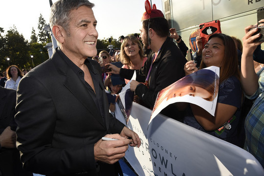 G.Clooney su astronautais paminėjo 45-ąsias „Apollo 13“ metines