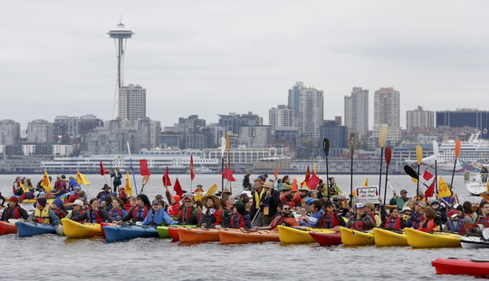Aktyvistai protestavo prieš „Shell“ planus pradėti tyrimo darbus Arkties vandenyne.<br>Reuters/Scanpix nuotr.