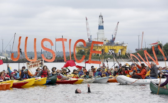 Aktyvistai protestavo prieš „Shell“ planus pradėti tyrimo darbus Arkties vandenyne.<br>Reuters/Scanpix nuotr.