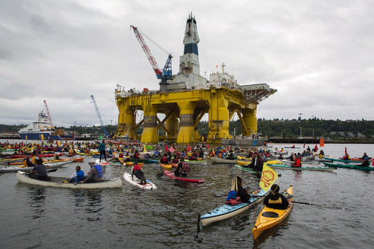 Aktyvistai protestavo prieš „Shell“ planus pradėti tyrimo darbus Arkties vandenyne.<br>AP nuotr.