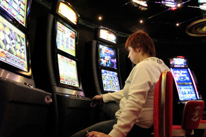 Smegenų trūkumas – polinkis naikinti save