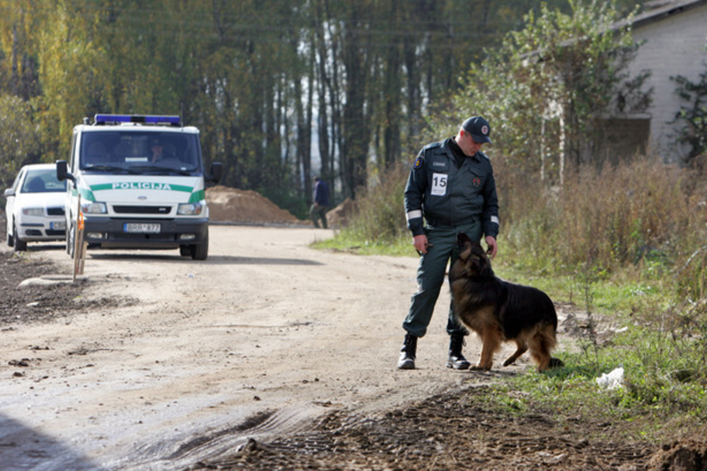 Policija Druskininkų apylinkėse ieško pabėgusio Alytaus pataisos namų kalinio D.Ovčinikovo.<br>V.Balkūno asociatyvi nuotr.