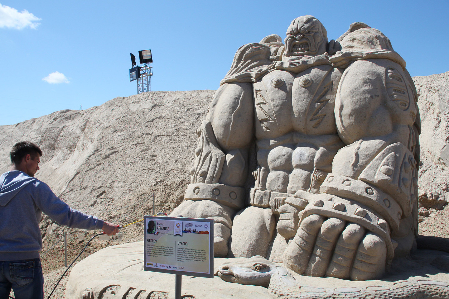 Šiemetinio Jelgavos smėlio skulptūrų festivalio tema – „Ateityje po 750 metų“.<br>R.Vitkaus nuotr.