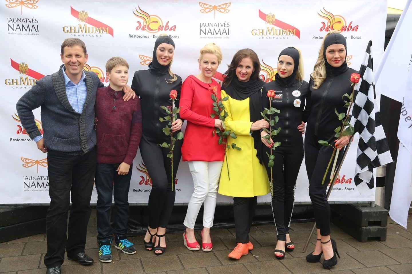 Vairuojančių moterų asociacija „Racing Ladies“ trečiadienį atšventė pirmąjį gimtadienį.<br>R.Danisevičiaus nuotr.