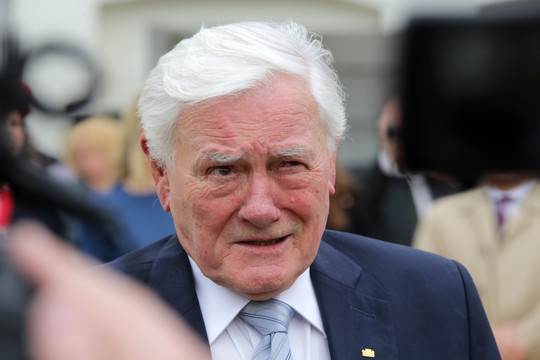 V. Adamkaus gydytojas: „Liga progresuoja, laukia operacija“