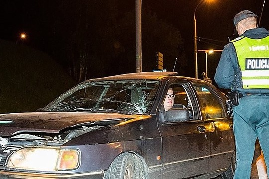 Reido metu sustabdytas automobilis – tarsi po katastrofos