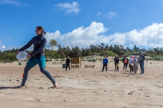 Palangoje skaidantį diską nusviedė net 100 metrų