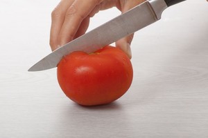 Kaip pagaląsti peilį, jei neturite galąstuvo? Paprasta išeitis