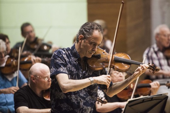 Sūnus Izraelyje užbaigė tėvo koncertą, kurį nutraukė naciai