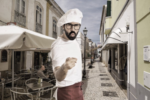 Restoranų naciai mėgaujasi sadistiškai elgdamiesi su lankytojais