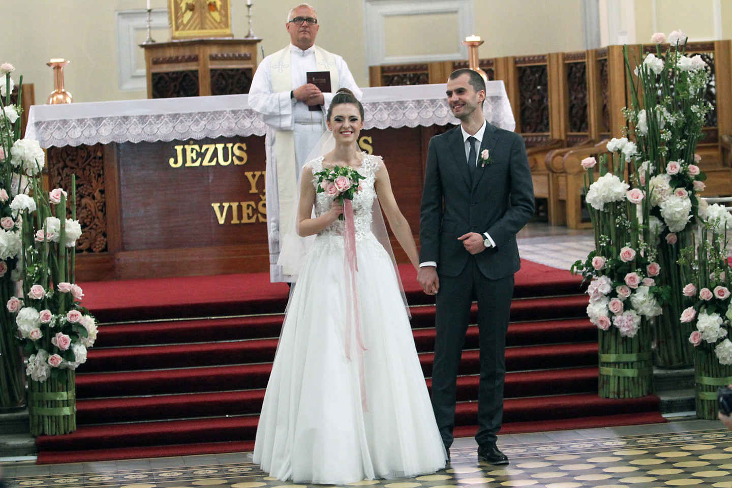 I.Zasimauskaitės ir M.Kiltinavičiaus vestuvių akimirka.<br>M.Patašiaus nuotr.