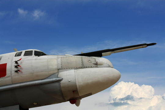 Rusijoje užsidegus bombonešiui nukentėjo penki kariai