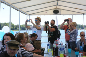 Vasaros sezono pradžią „Domino“ aktoriai pažymėjo kelione laivu