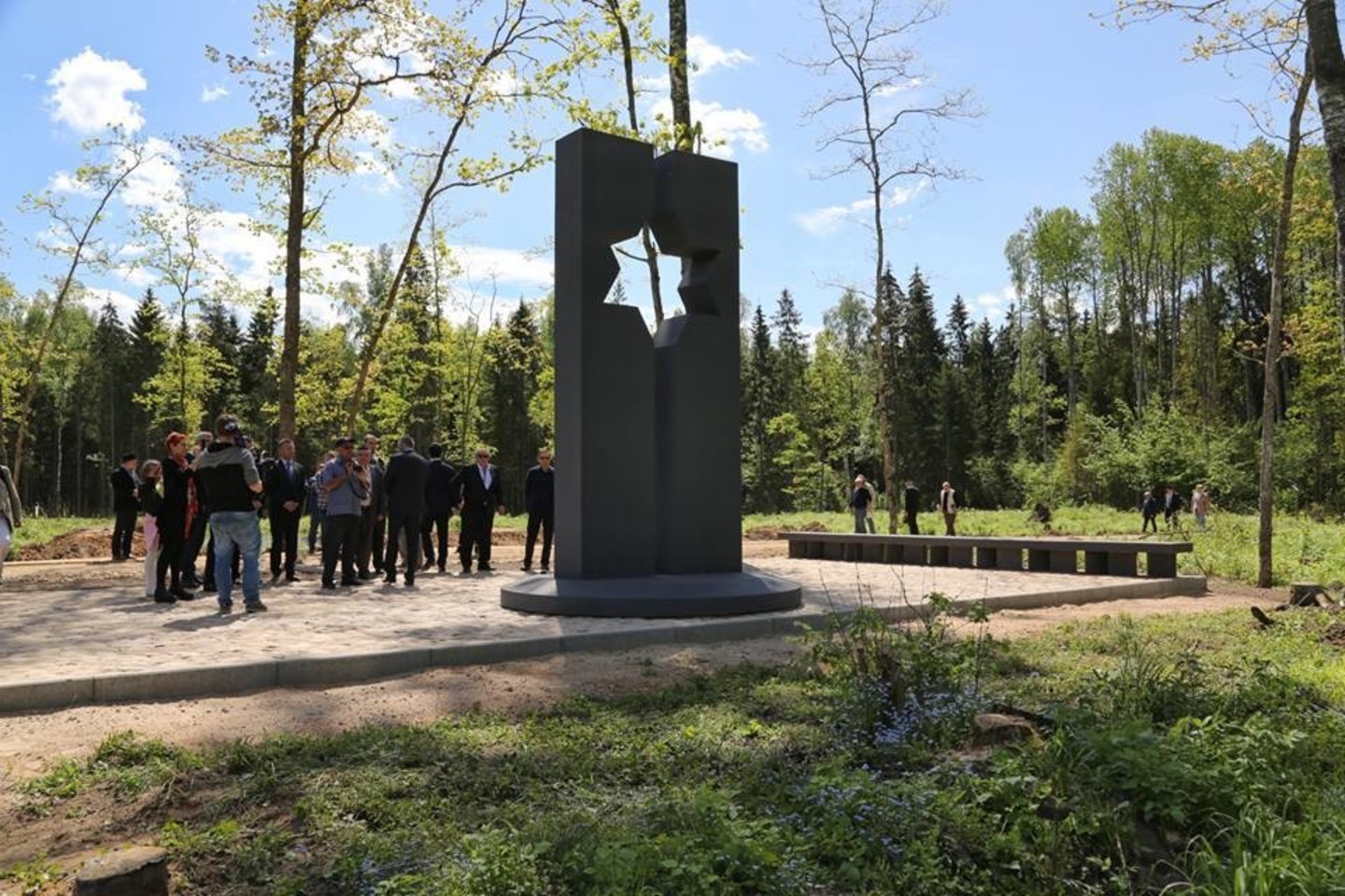 Memorialo „Dingęs štetlas“ atidarymas Šeduvoje.<br>A.Baltėno nuotr.