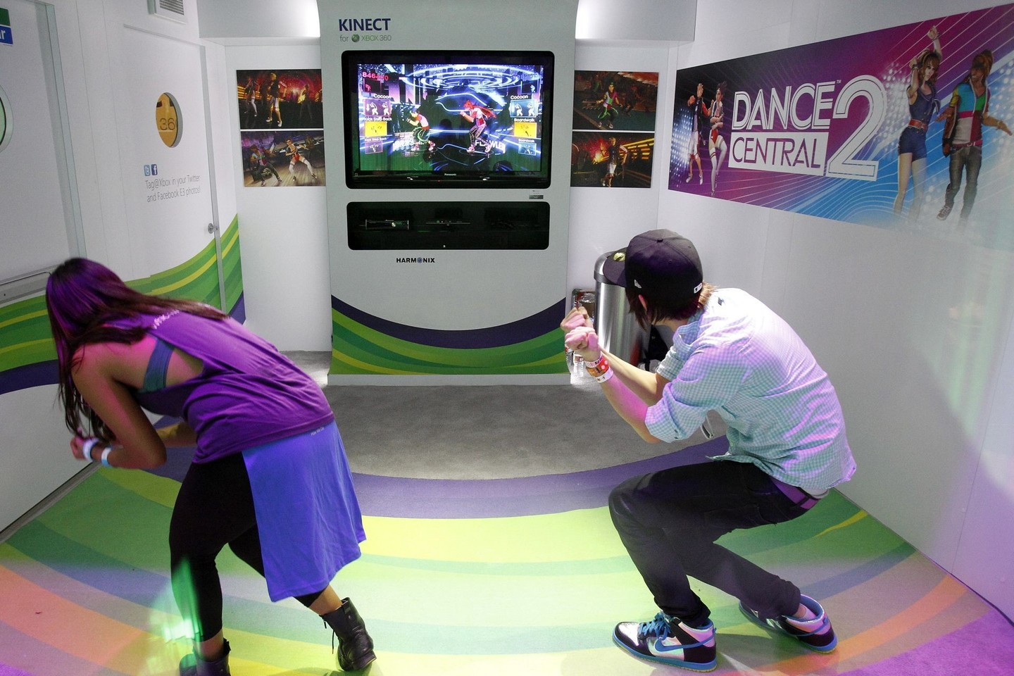 „Xbox One“ savininkai galės žaisti „Xbox 360“ pritaikytus žaidimus, deja, „Kinect“ privalumais naudotis jiems nelemta.<br>Reuters/Scanpix nuotr.