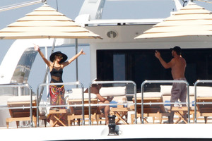 Žvaigždžių atostogos: saulė įkaitino ne tik orą