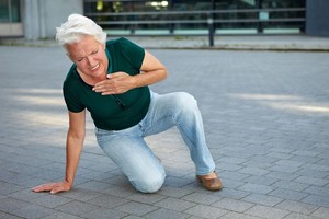 Kaip sau padėti ištikus infarktui, jei esi vienas: 15 patarimų