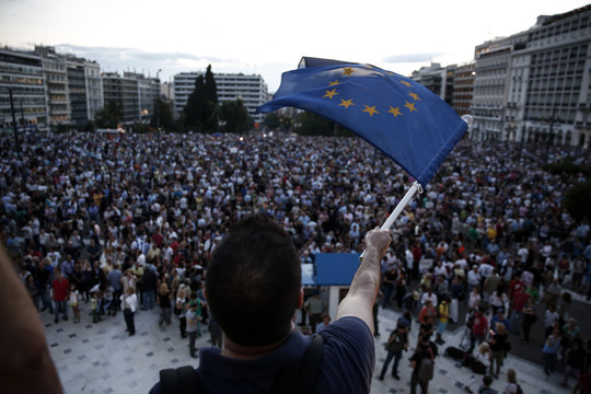 Graikijos gyventojai protestais reikalauja šalies vadovų susitarti su kreditoriais.<br>AP nuotr.