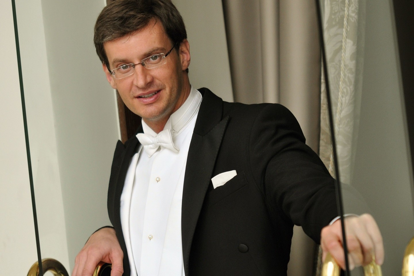 LNSO vadovas M.Pitrėnas įsitikinęs, kad geras dirigentas – tikrai ne tas, kuris labai gražiai diriguoja.<br>Nuotr. iš asmeninio albumo