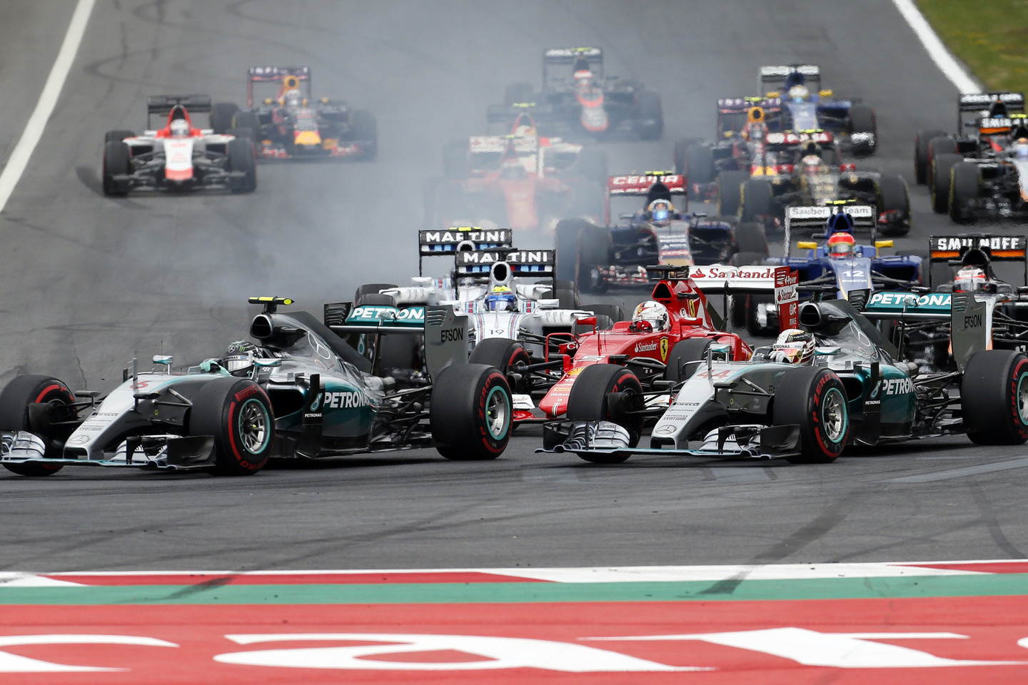 Austrijoje sėkmingiausiai startavo N.Rosbergas<br>AP nuotr.