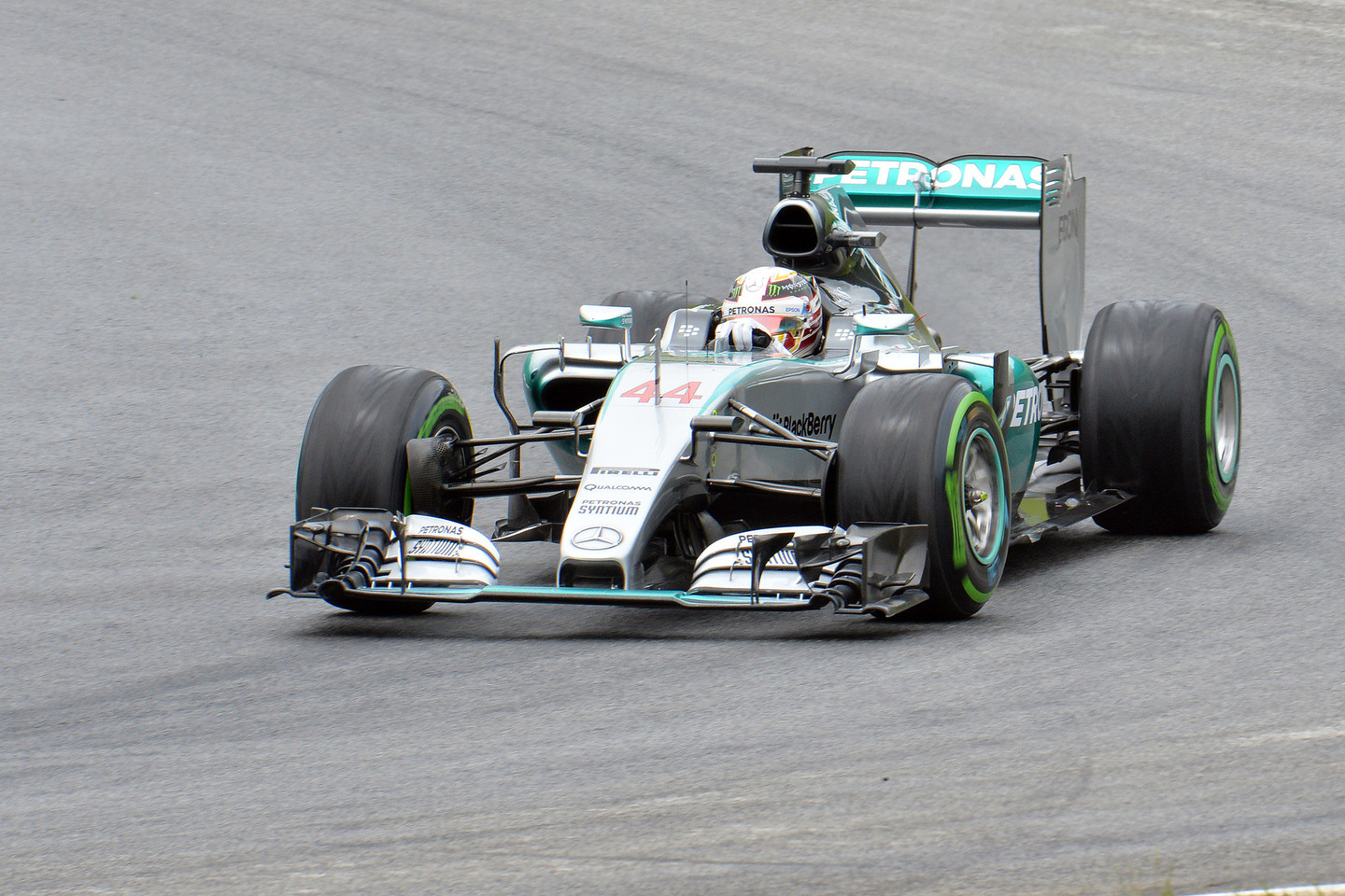 Lenktynes Austrijoje iš pirmosios pozicijos pradėjo L.Hamiltonas.<br>AP nuotr.