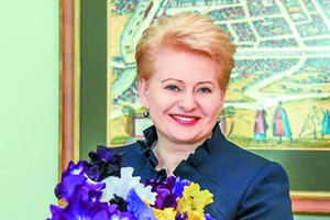 Rokas Petkevičius dvare gėles augina ir prezidentei, ir kolegėms