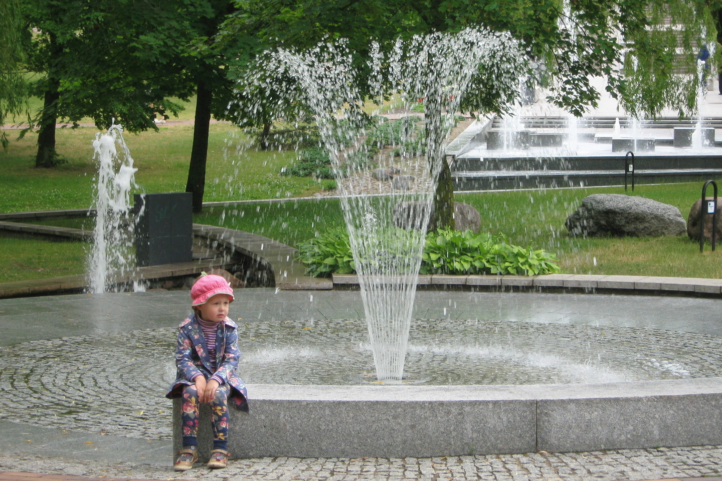 Poezijos parkas – mėgiama marijampoliečių poilsio vieta.<br>L.Juodzevičienės nuotr.