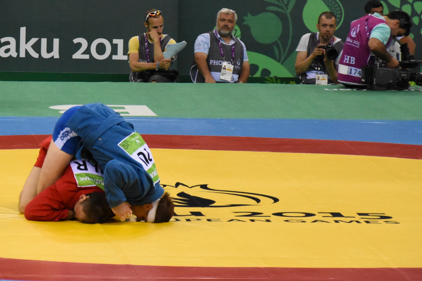 R.Matukas Europos žaidynėse Baku sambo varžybose pralaimėjo ketvirtfinalyje Baltarusijos atletui A.Kaziusonakui, bet kovos dėl bronzos medalio.<br>G.Smilingytės nuotr.