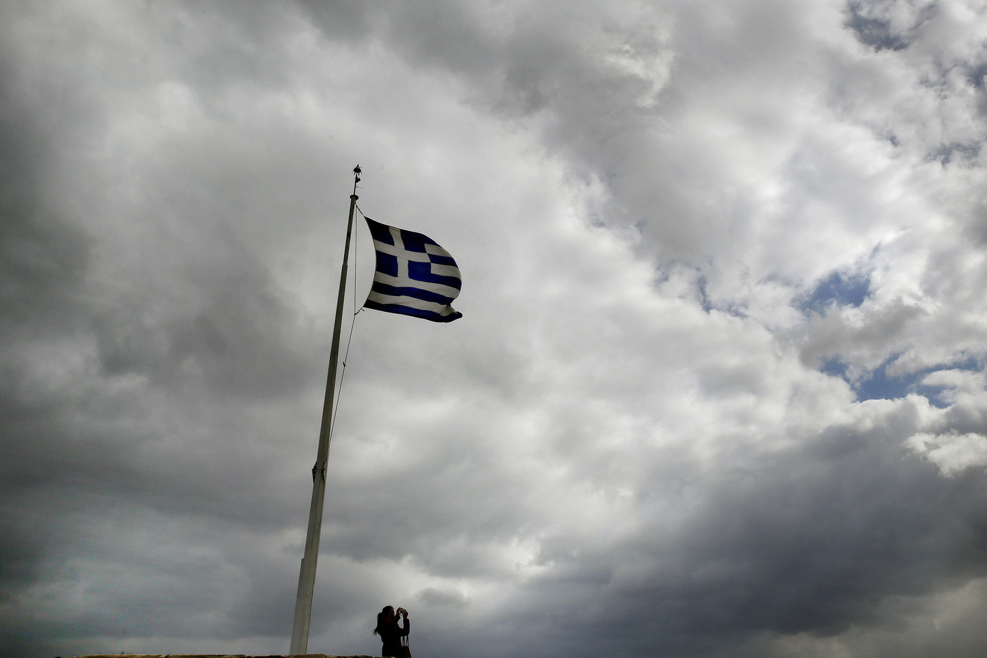 Jau kelis mėnesius tęsiasi Graikijos derybos su kreditoriais dėl sąlygų, kokiomis Atėnams būtų išmokėta pažadėtoji 7,2 mlrd. eurų parama.<br>Reuters/Scanpix nuotr.