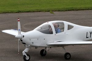 Aviacijos ekspertas: „Pilotų blaivumas beveik netikrinamas“