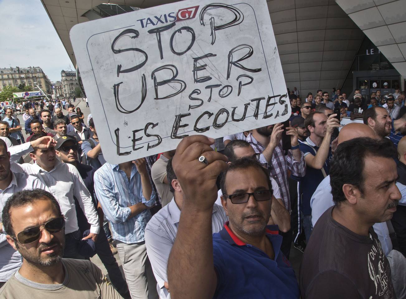 Prancūzijos taksistai protestuoja.<br>AP nuotr.