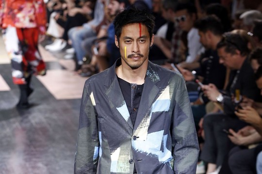 Paryžiaus vyrų mados savaitė: „Yohjy Yamamoto“ kolekcija