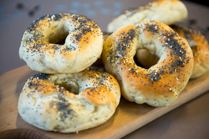 Legendiniai žydų riestainiai į Lietuvą sugrįžo po daugelio metų