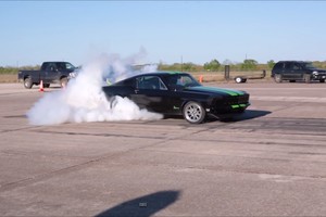 Senovinis auksarankio „Mustang“ stebina beprotišku greičiu