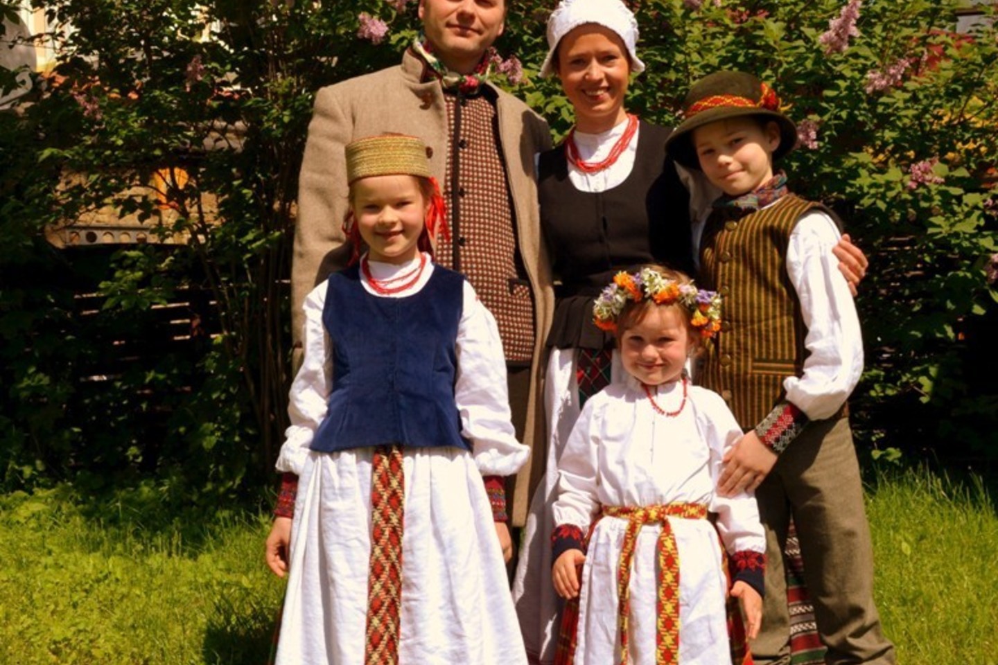 Prizas už „Geriausius šeimos tautinius kostiumus“ atiteko Vainučių šeimai iš Vilniaus.