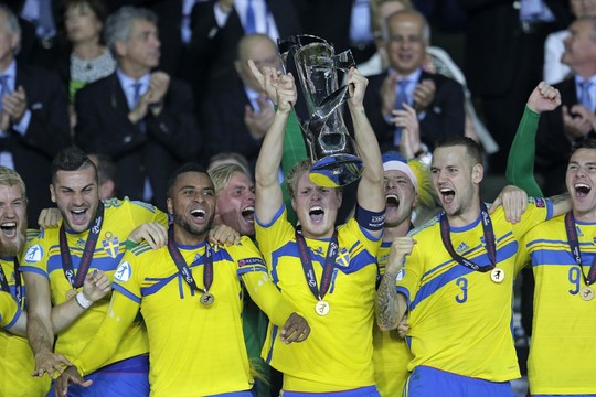 Švedų jaunimas po baudinių serijos tapo Europos čempionais