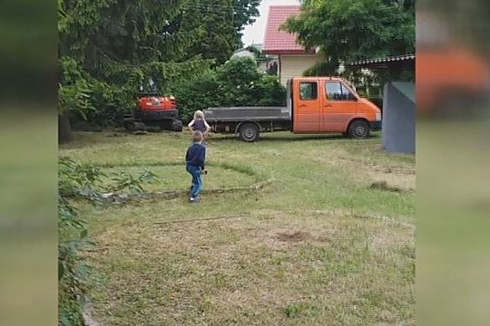 Pasipiktinęs kaunietis: kodėl darželinukai žaidžia prie statybų?