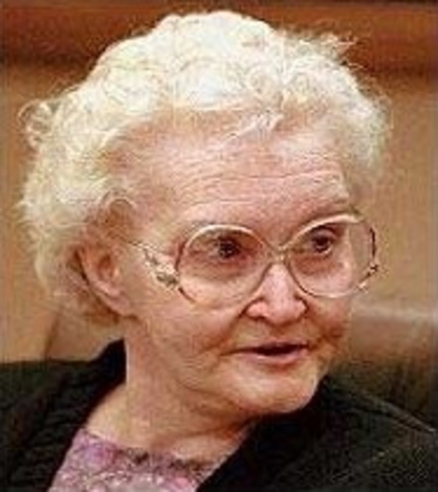 Dorothea Puente dėl pinigų nužudė daugybę pensiono gyventojų Kalifornijoje. Ji žudė šešis metus.<br>„Wikipedia“ nuotr.