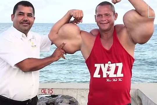 Po šio vaizdelio praeis noras nenatūraliai auginti bicepsus