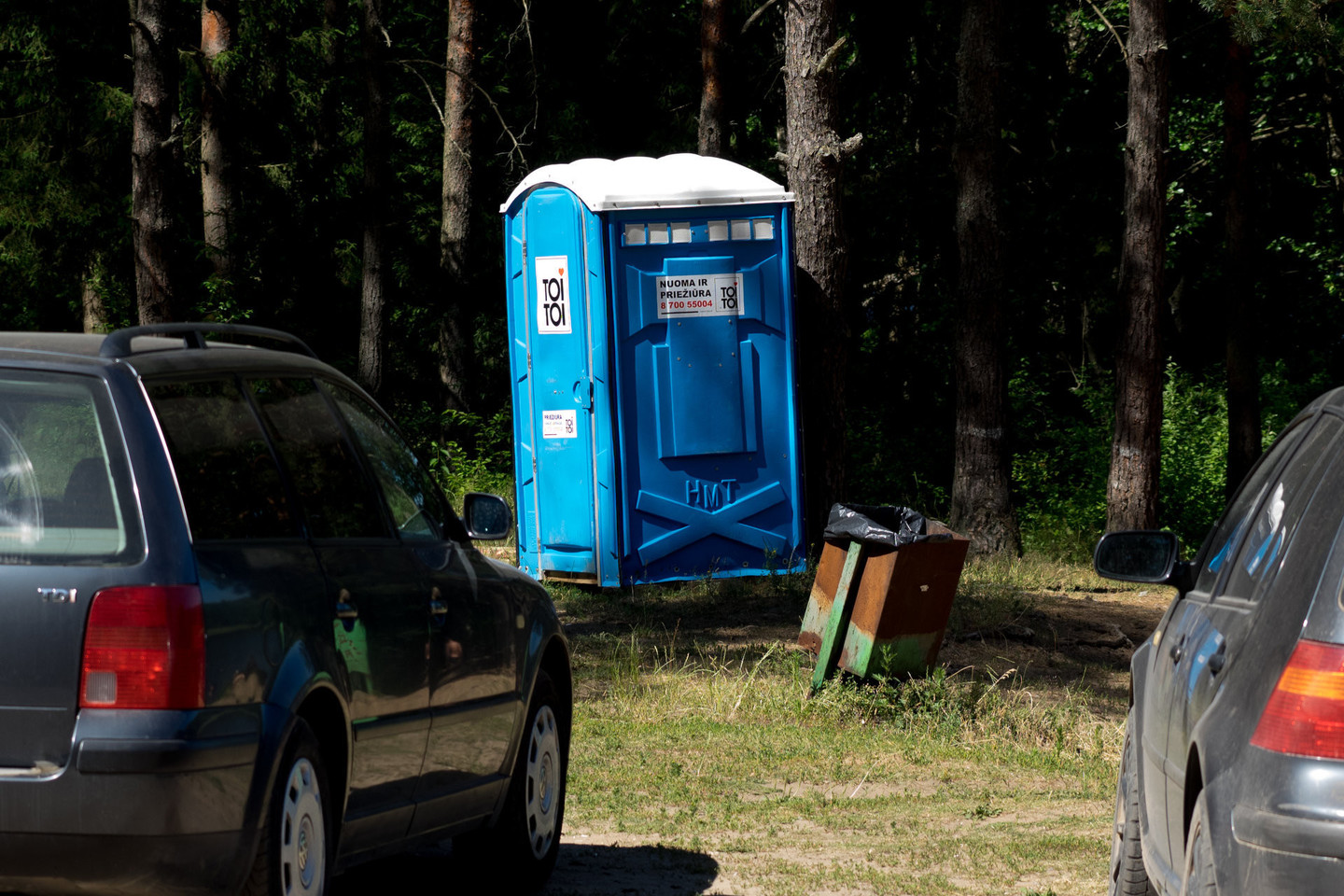 Į Tapelių ežero lauko tualetą geriau net neiti.<br>V.Ščiavinsko nuotr.