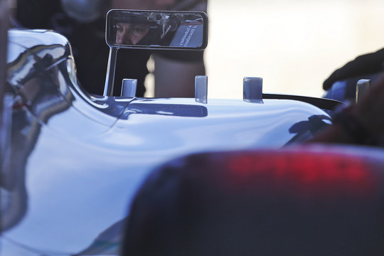 N. Rosbergas pranoko stringantį L. Hamiltoną