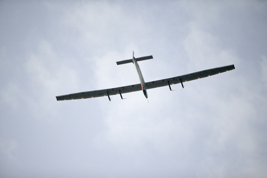 Saulės energija varomas „Solar Impulse“ nutūpė Havajuose