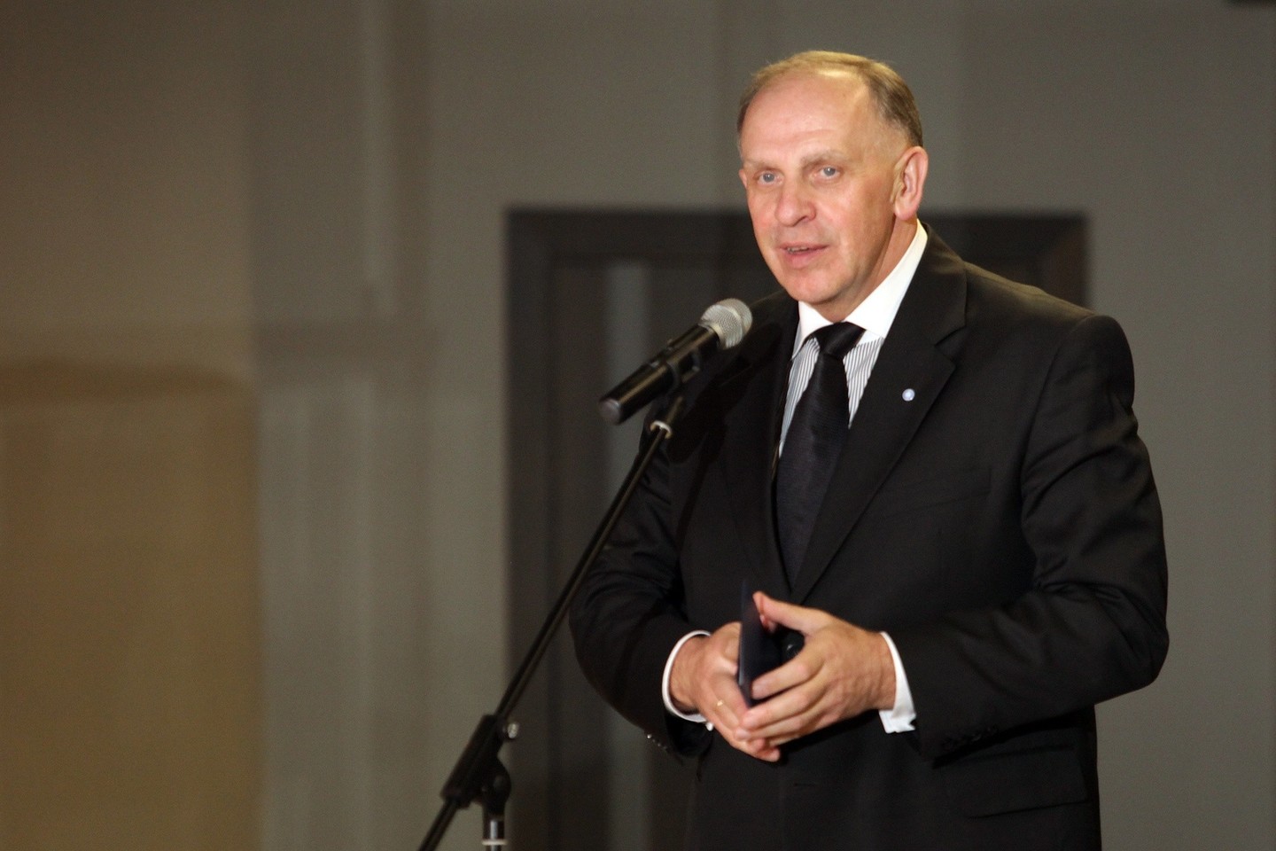 R.Motuzas teigė, kad Lietuva stengiasi su Rusija vystyti kultūrinius ryšius.