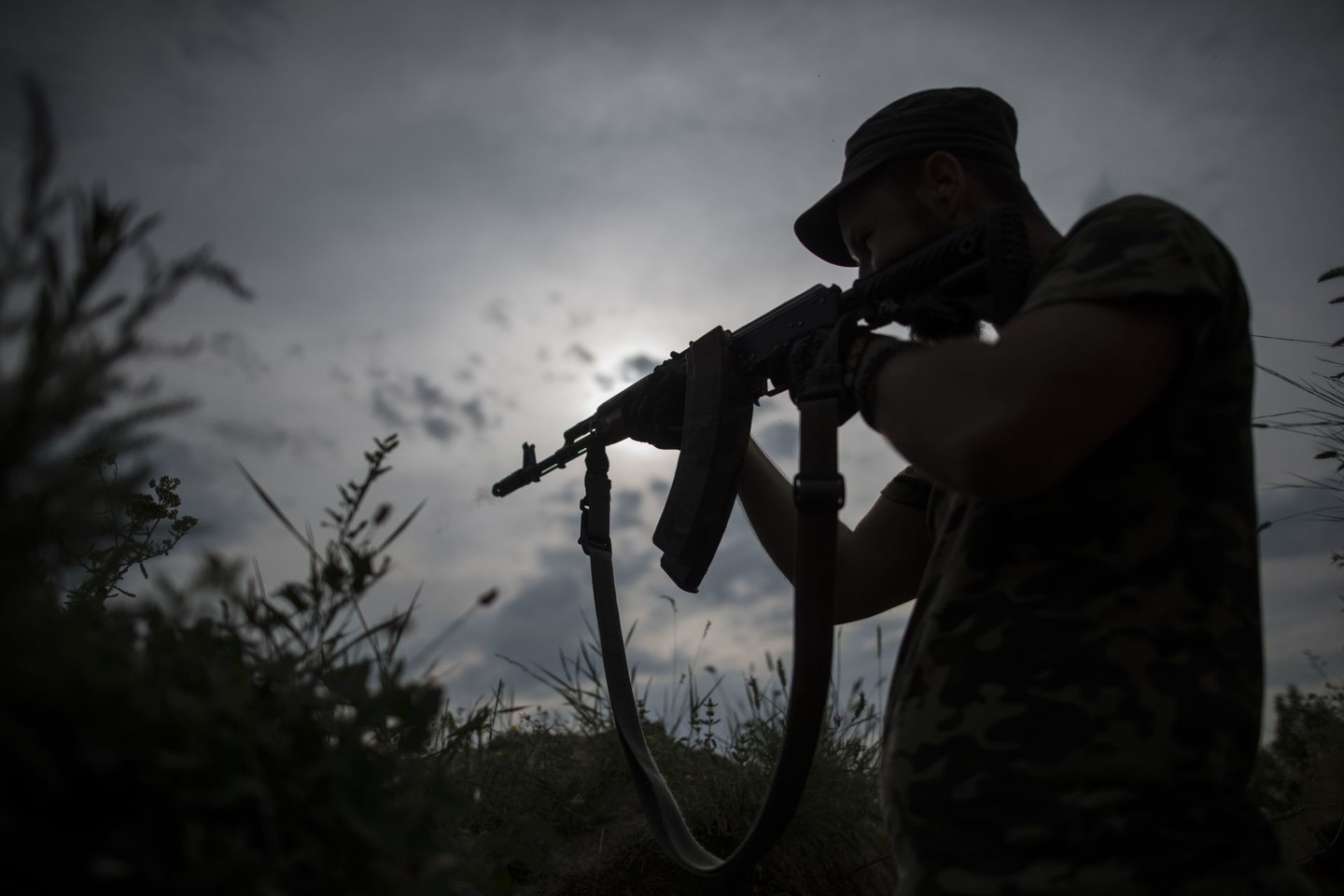 Separatistinėje Rytų Ukrainoje per sausumos minos sprogimą žuvo penki ukrainiečių kariai.