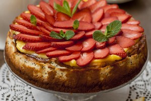 Citrininis varškės tortas su aguonomis