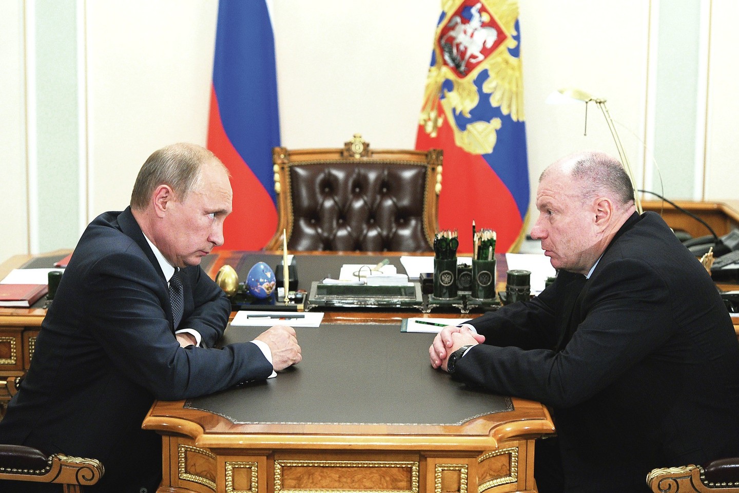 Rusijos milijardierių sąrašo viršūnėje – ir su prezidentu V.Putinu susitikinėjantis V.Potaninas, ir rankos paspausti Kremliaus nemalonę užsitraukusiam M.Chodorkovskiui nevengiantis M.Fridmanas.<br>„ViDA Press“ nuotr.