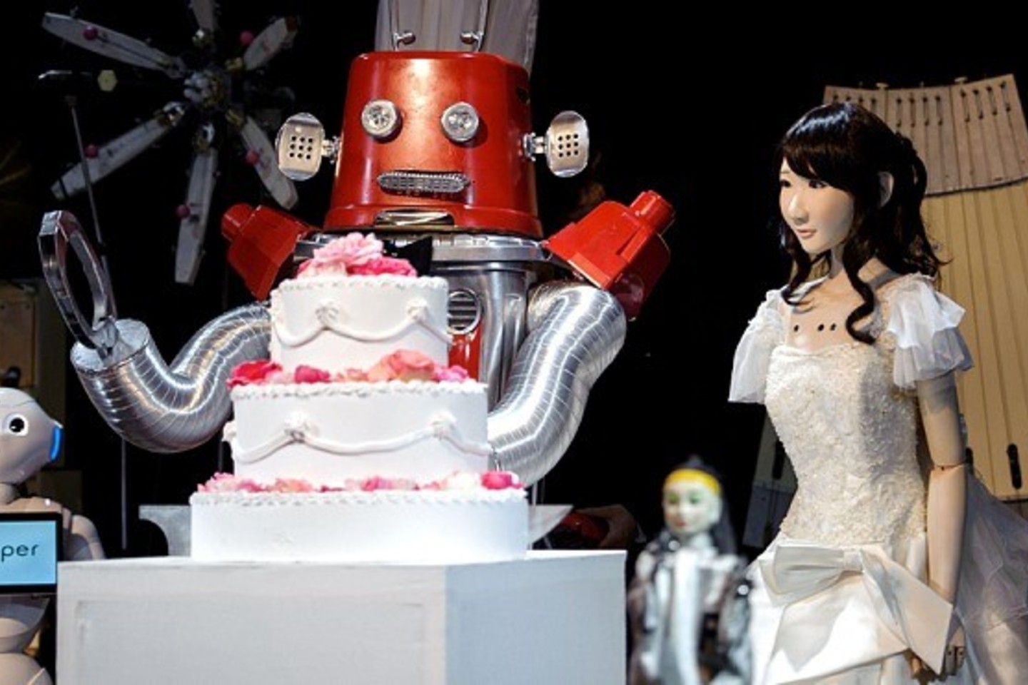 Japonijoje įvyko pirmosios robotų vestuvės.