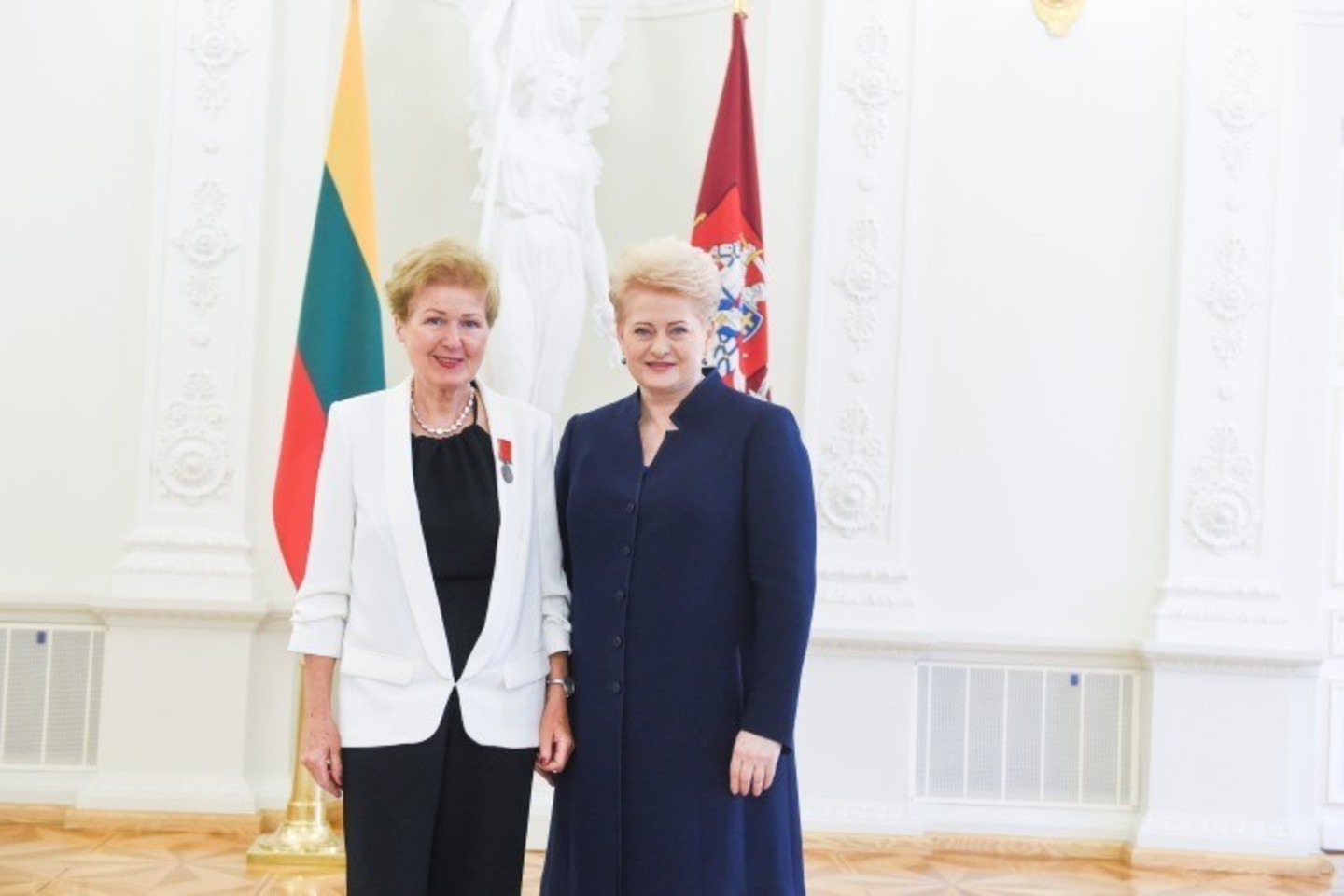 Prezidentė D.Grybauskaitė G.Arlickaitei įteikė ordino „Už nuopelnus Lietuvai“ medalį.