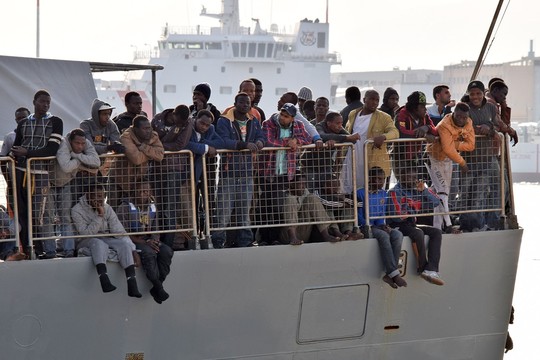 ES sunerimusi: migrantų laivuose į Europą keliauja džihadistai