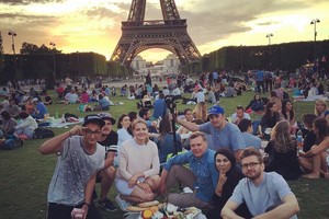 Į Paryžių išvykusiam M. Stasiuliui žadą atėmė žmonos staigmena